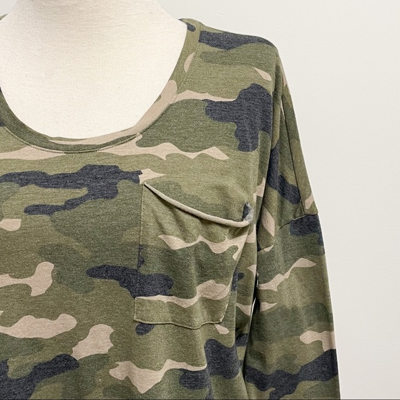 Express Camo Camouflage Top Medium Shorter Length Boxy Cut Pocket Long Sleeve - Picture 3 of 9